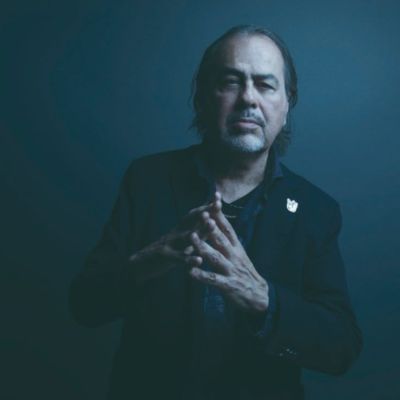 Jose-Manuel-Aguilera-presenta-Tinta-negra-y-roja-en-el-Foro-La-Paz