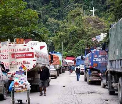 Movilizaciones-y-bloqueos-presionan-al-gobierno-de-Rodrigo-Paz-en-Bolivia