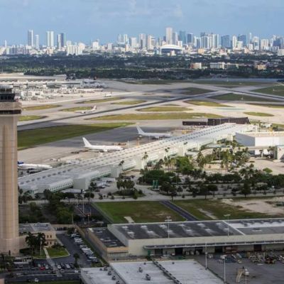 Primer-vuelo-comercial-directo-entre-EU-y-Venezuela-despega-desde-Miami-tras-siete-anos