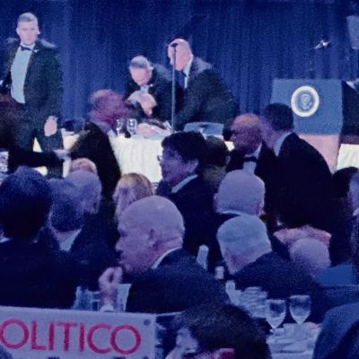 Tiroteo-afuera-de-la-cena-de-corresponsales-de-la-Casa-Blanca-Trump-evacuado-y-un-agente-del-Servicio-Secreto-herido