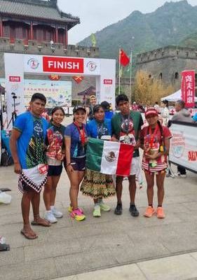 Atletas-raramuri-y-mixtecos-mexicanos-triunfan-en-el-23o-Maraton-de-la-Gran-Muralla-China
