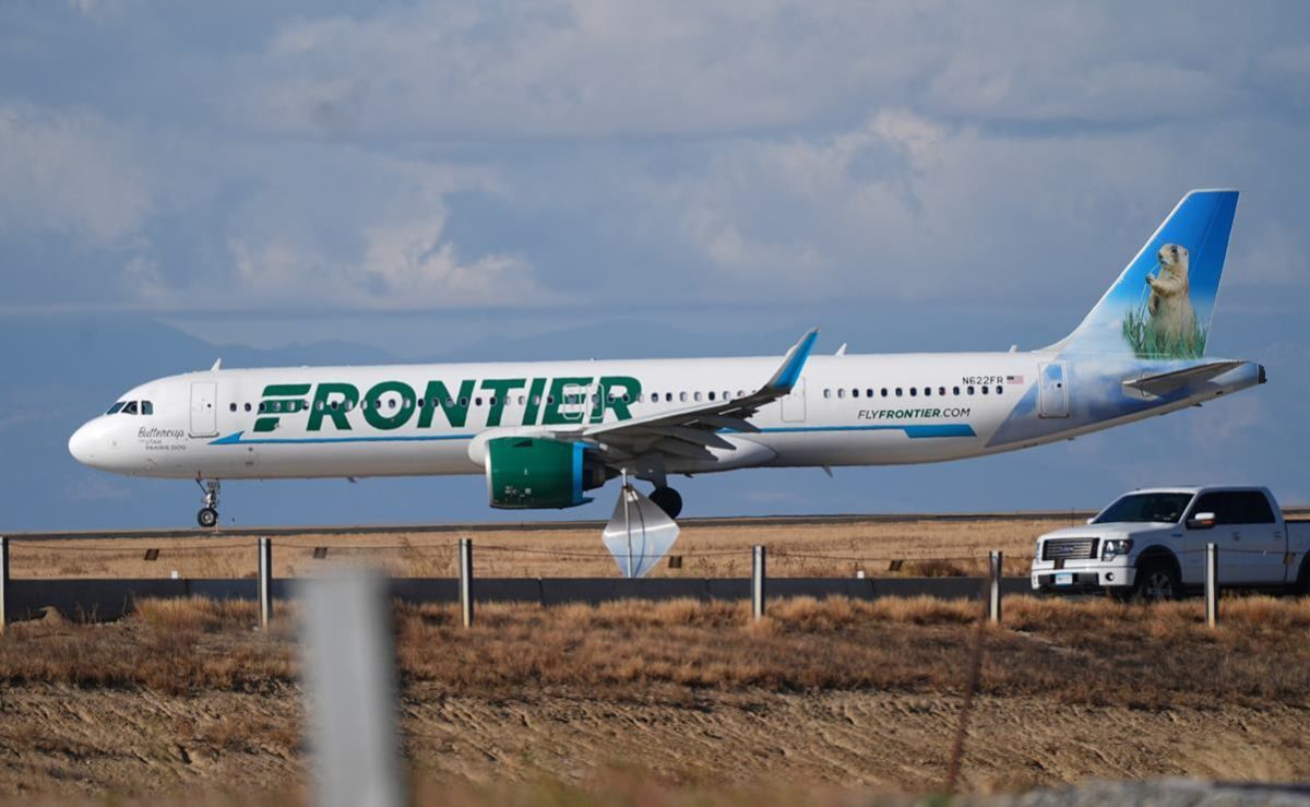 Avion-de-Frontier-arrolla-a-una-persona-en-la-pista-del-Aeropuerto-de-Denver-hay-un-fallecido