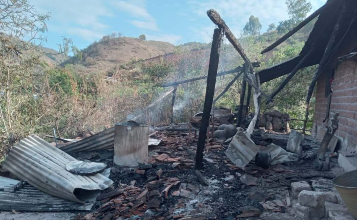Denuncian-ataques-con-drones-y-balazos-en-San-Pedro-Huitzapula-Atlixtac-hay-desplazados