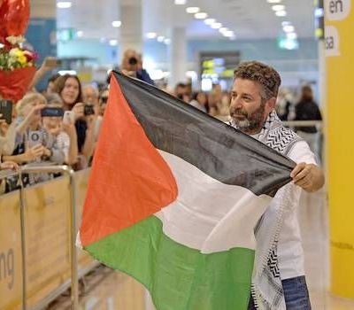 Israel-deporta-a-dos-activistas-de-la-Flotilla-Global-Sumud-tras-su-detencion-en-alta-mar-1