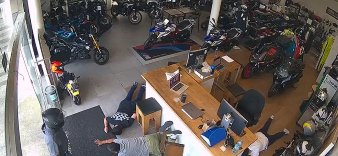 Captan-violento-asalto-en-agencia-de-motocicletas-en-Cuernavaca-no-hay-detenidos