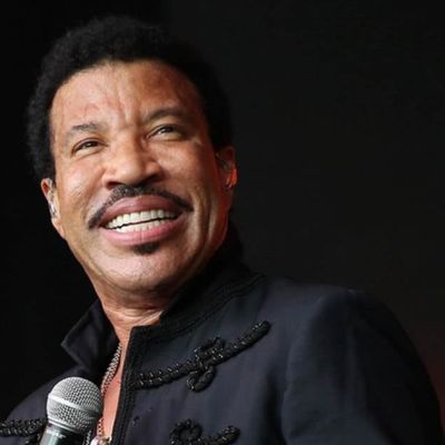Concierto-de-Lionel-Richie-en-St.-Paul-se-suspende-tras-malestar-del-cantante