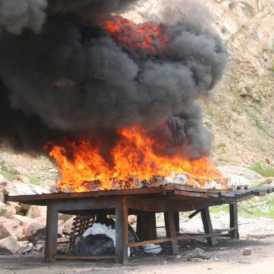 FGR-y-Marina-incineran-mas-de-una-tonelada-de-clorhidrato-de-cocaina-asegurada-en-Guerrero