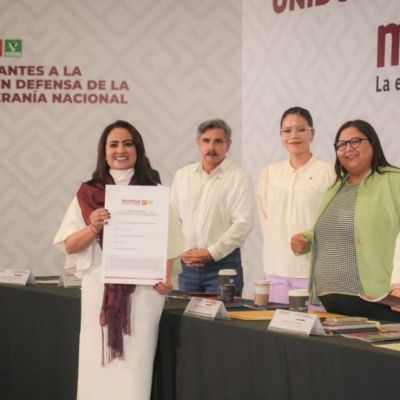 Gladyz-Butanda-se-registra-para-coordinar-la-Defensa-de-la-Transformacion-y-la-Soberania-en-Michoacan