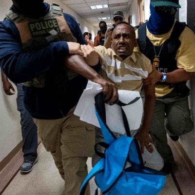 Juez-federal-bloquea-arrestos-de-ICE-en-tribunales-de-inmigracion