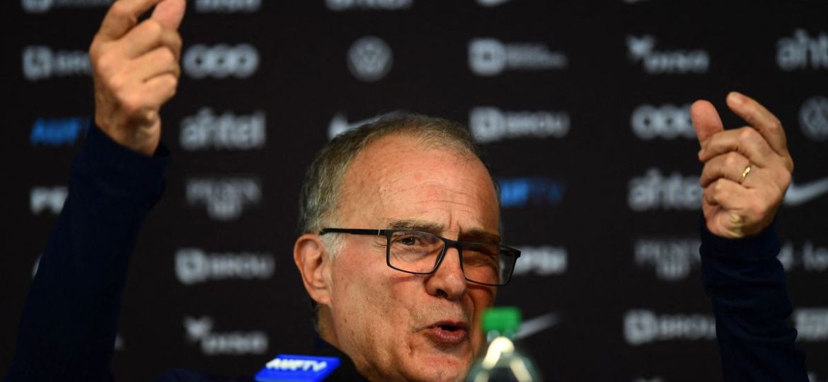 Marcelo-Bielsa-anuncia-su-despedida-de-la-seleccion-de-Uruguay-tras-la-eliminacion-en-el-Mundial-2026