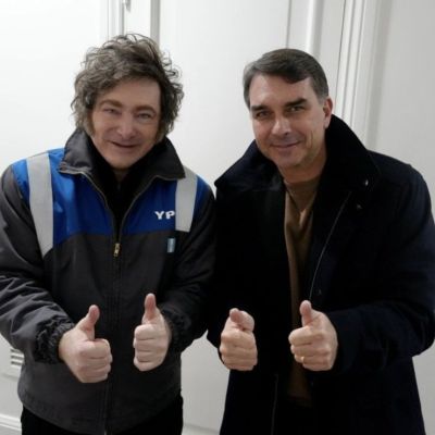 Milei-recibe-a-Flavio-Bolsonaro-en-Buenos-Aires-y-respalda-su-candidatura-en-Brasil