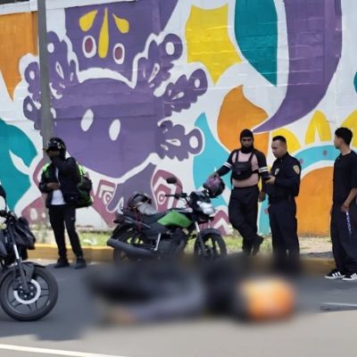 Motociclista-muere-tras-ser-arrollado-por-trailer-en-la-colonia-Constitucion-de-1917-conductor-detenido-cerca-de-UAM‑I