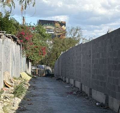 Nuevo-Leon-instala-muros-y-mallas-para-ocultar-colonias-rumbo-al-Mundial-2026