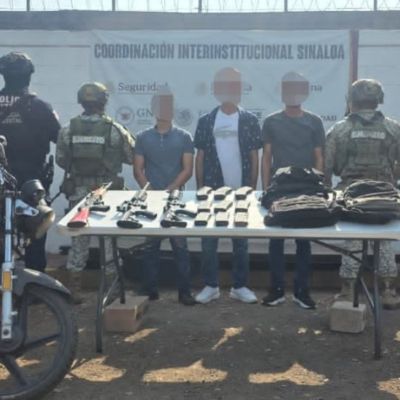 Operativo-en-Molino-de-las-Flores-detienen-a-tres-personas-—uno-menor—-con-armas-automaticas