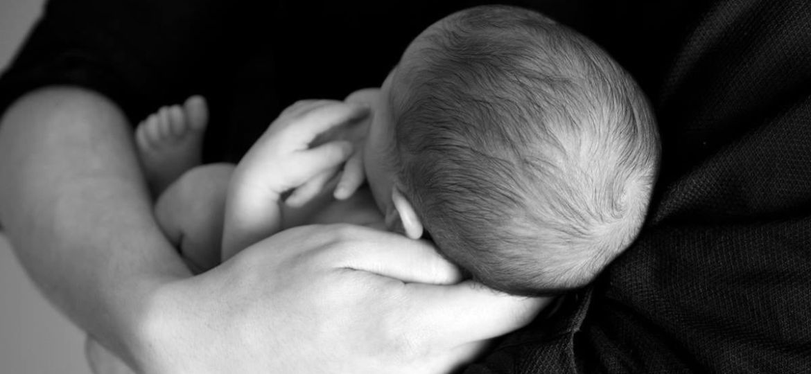 PRI-propone-ampliar-la-licencia-de-paternidad-de-5-a-20-dias-con-goce-de-sueldo