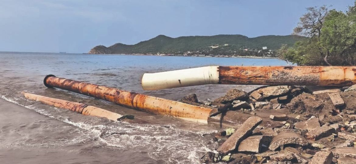 Pescadores-de-La-Ventosa-exigen-a-Pemex-sustituir-emisores-tras-nuevo-derrame-en-Salina-Cruz