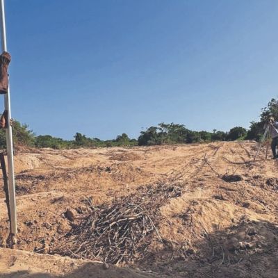 Pobladores-de-Collantes-levantan-bordos-para-protegerse-de-nuevas-inundaciones