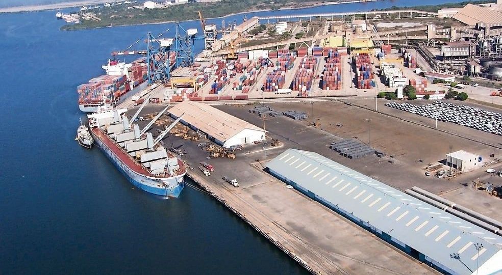 Puerto-de-Lazaro-Cardenas-movilizo-260359-vehiculos-de-enero-a-mayo