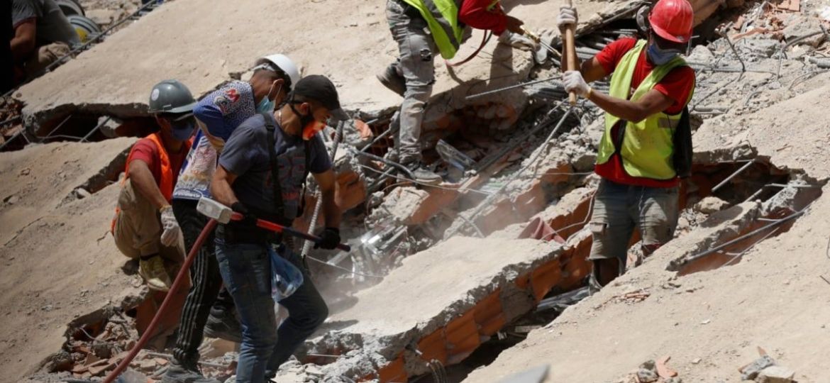 Rescatan-a-un-nino-de-3-anos-tras-seis-dias-bajo-los-escombros-por-los-terremotos-en-Venezuela