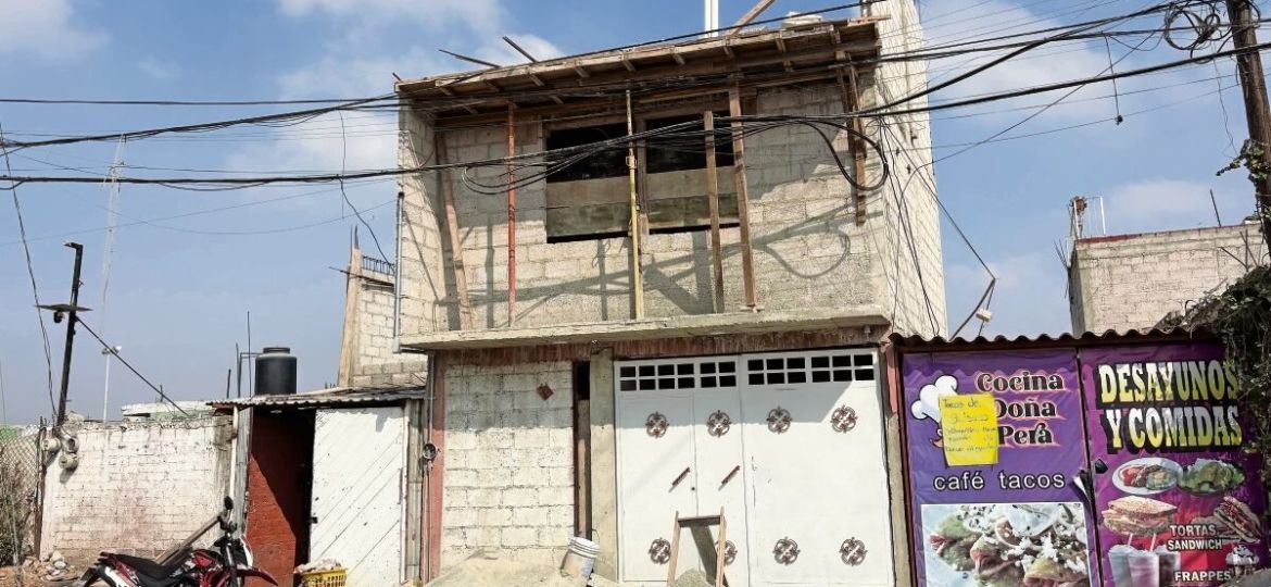 Avanza-la-reparacion-de-casas-danadas-por-obras-del-Tren-Felipe-Angeles-en-Tultepec