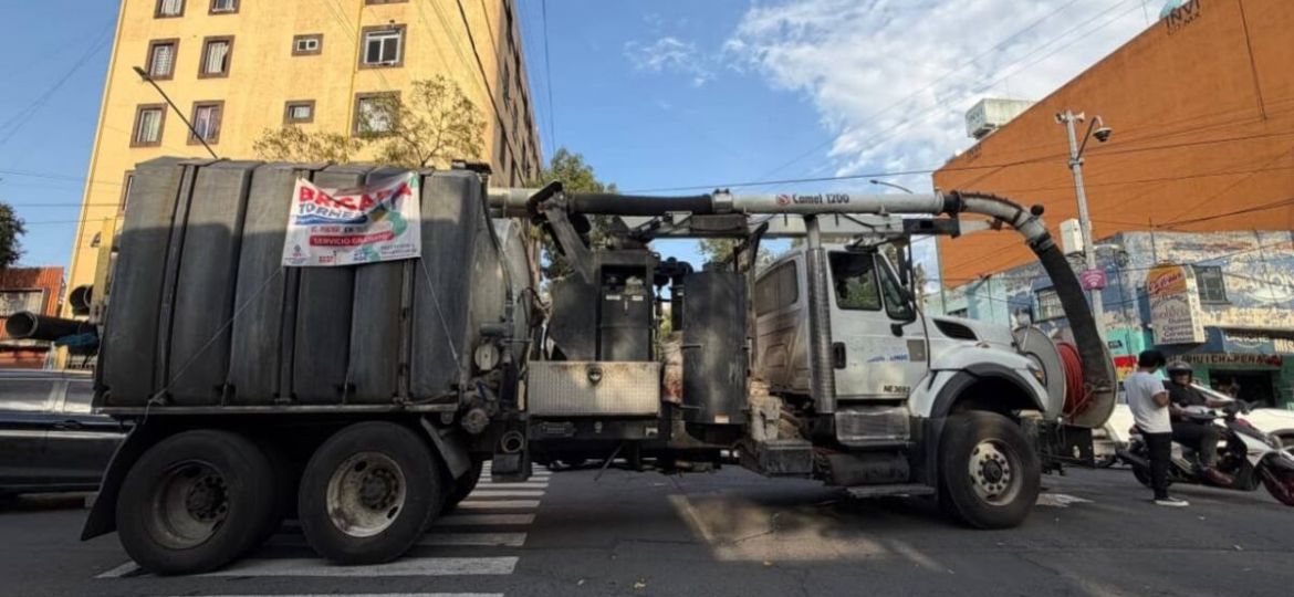 Brigada-Tormenta-en-Cuauhtemoc-desazolve-de-1694-metros-y-jornada-de-poda-preventiva