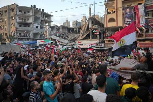 Cientos-en-Gaza-ven-en-pantalla-gigante-la-derrota-de-Egipto-ante-Argentina-3-2