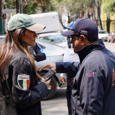 Cuauhtemoc-retira-pergolas-y-enseres-que-obstruian-banquetas-en-Santa-Maria-la-Ribera