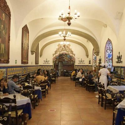 Desayuno-historico-con-teatro-en-el-Cafe-de-Tacuba-unico-pase-el-31-de-julio
