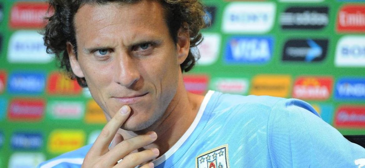 Diego-Forlan-principal-candidato-para-dirigir-de-forma-interina-a-la-seleccion-de-Uruguay