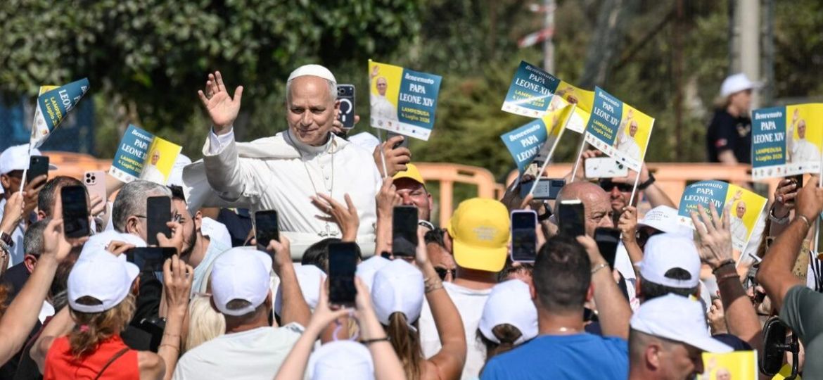 El-papa-Leon-XIV-visita-Lampedusa-y-reza-por-los-migrantes-muertos