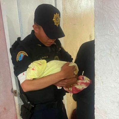 En-Tlalpan-policias-y-ERUM-asisten-parto-en-la-via-publica-madre-y-bebe-estables
