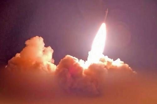 Estados-Unidos-intensifica-ataques-contra-infraestructura-en-Iran-Teheran-responde-con-bombardeos-en-el-Golfo