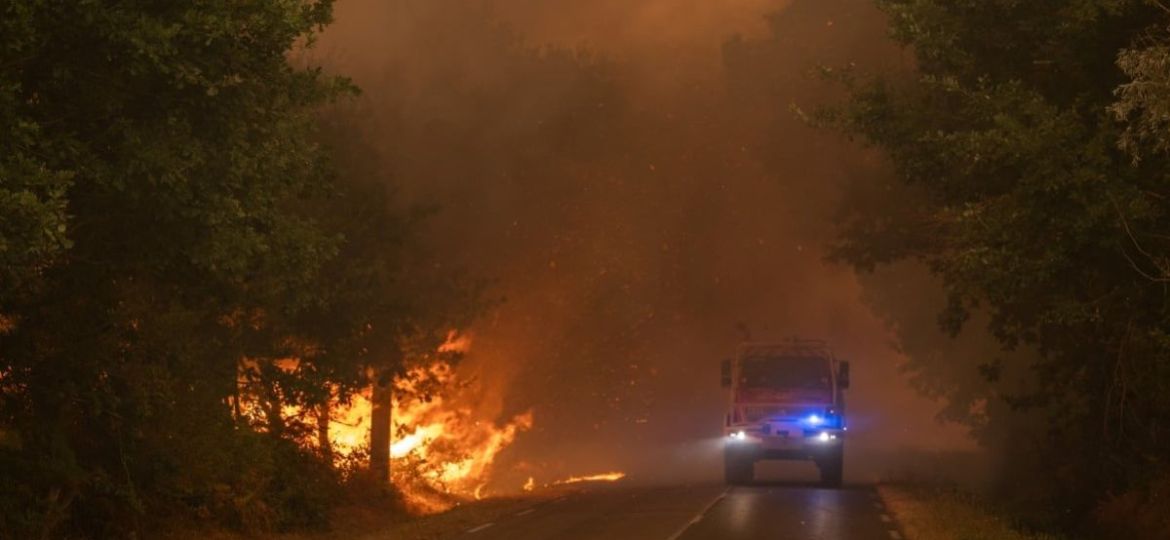 Evacuan-a-2-mil-500-personas-por-reactivacion-de-incendio-en-la-Provenza-francesa