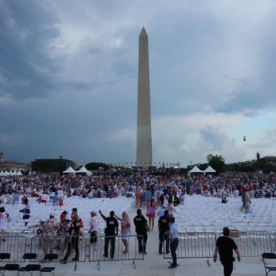 Evacuan-el-National-Mall-en-Washington-por-tormenta-durante-celebraciones-del-Semiquincentenario