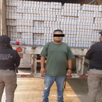 FGR-asegura-en-Huimanguillo-Tabasco-un-tractocamion-con-alrededor-de-80000-latas-de-probable-procedencia-ilicita