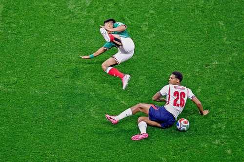 FIFA-suspende-a-Jarell-Quansah-dos-partidos-tras-su-expulsion-ante-Mexico