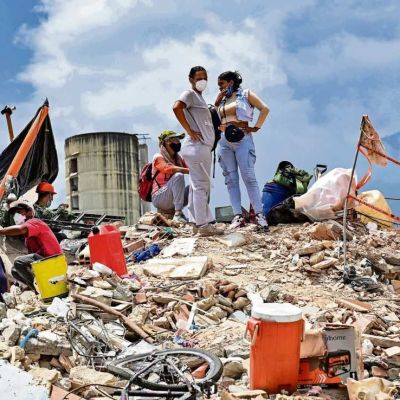 Familias-piden-detener-demoliciones-en-La-Guaira-mientras-buscan-cuerpos-tras-sismos-del-24-de-junio