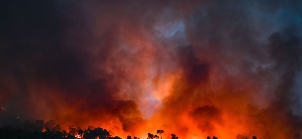 Francia-moviliza-a-cerca-de-1500-militares-para-apoyar-el-combate-de-incendios-en-el-suroeste