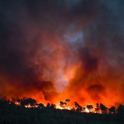 Francia-moviliza-a-cerca-de-1500-militares-para-apoyar-el-combate-de-incendios-en-el-suroeste