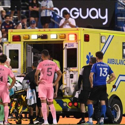 German-Berterame-es-trasladado-en-ambulancia-tras-choque-de-cabezas-en-Inter-Miami-vs.-Montreal