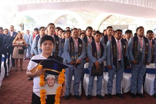 Graduacion-de-Ayotzinapa-rinde-homenaje-a-Yanqui-Kothan-normalista-asesinado-en-2024