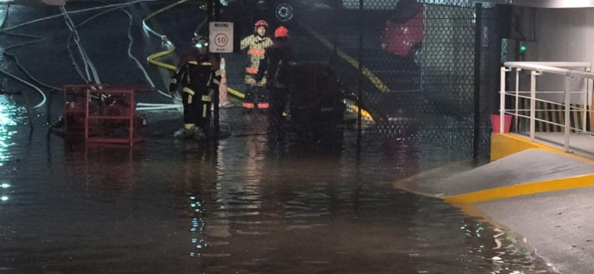 Intensas-lluvias-provocan-inundaciones-en-la-Camara-de-Diputados