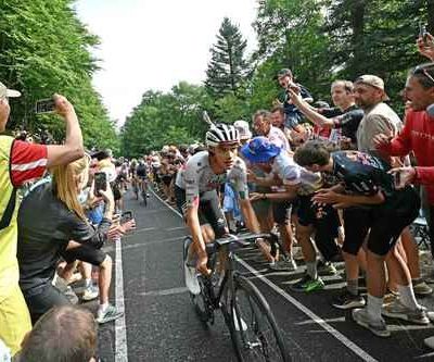 Isaac-del-Toro-sube-al-podio-en-Le-Markstein-segundo-en-la-etapa-14-del-Tour
