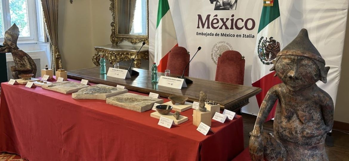 Italia-restituyo-a-Mexico-27-piezas-arqueologicas-y-fosiles-precolombinos