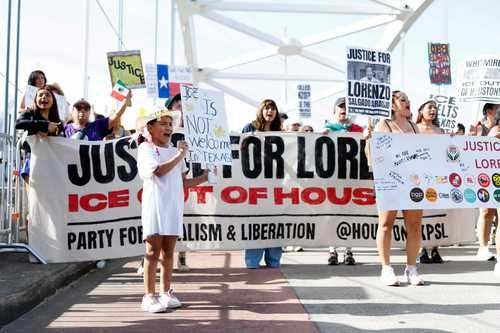 Juez-prohibe-la-deportacion-de-un-testigo-tras-el-asesinato-de-un-trabajador-mexicano-por-agentes-del-ICE-en-Houston