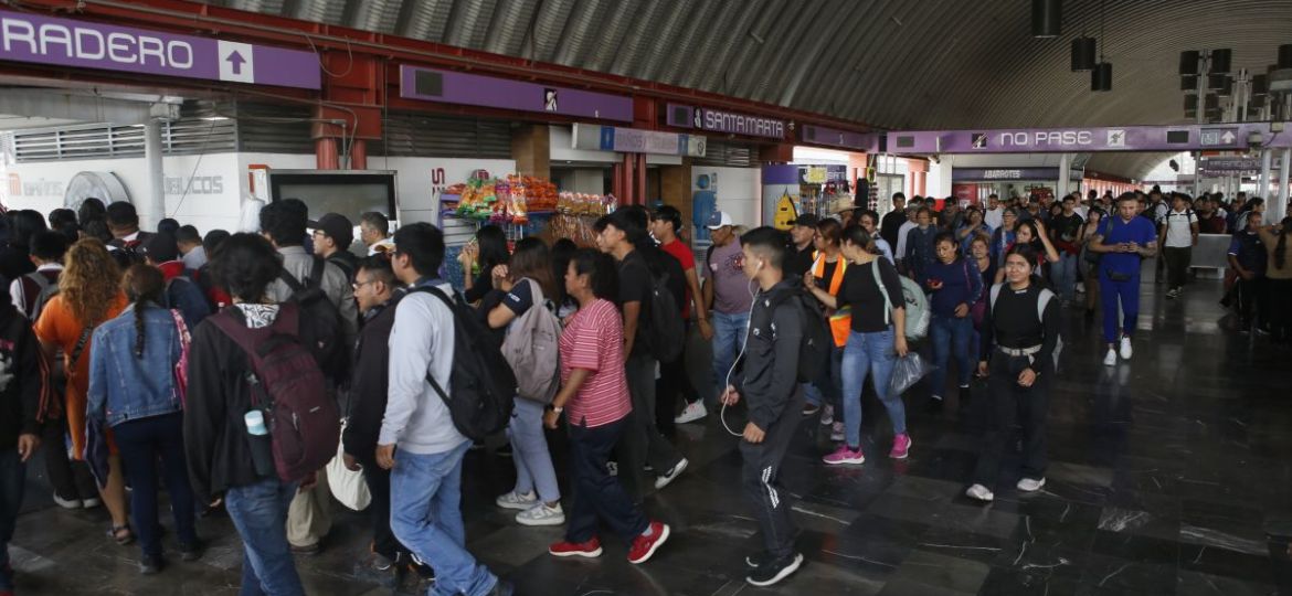 Linea-A-del-Metro-opera-con-servicio-provisional-tras-ruptura-de-catenaria