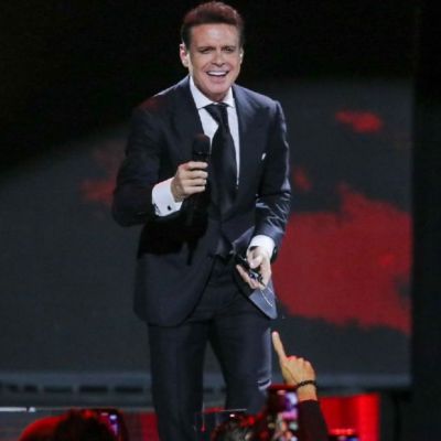 Luis-Miguel-reaparece-en-campana-por-los-100-anos-de-Coca-Cola-en-Mexico
