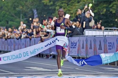 Maywa-y-Cherop-Longari-ganan-el-Medio-Maraton-CDMX-Jorge-Luis-Cruz-es-tercero