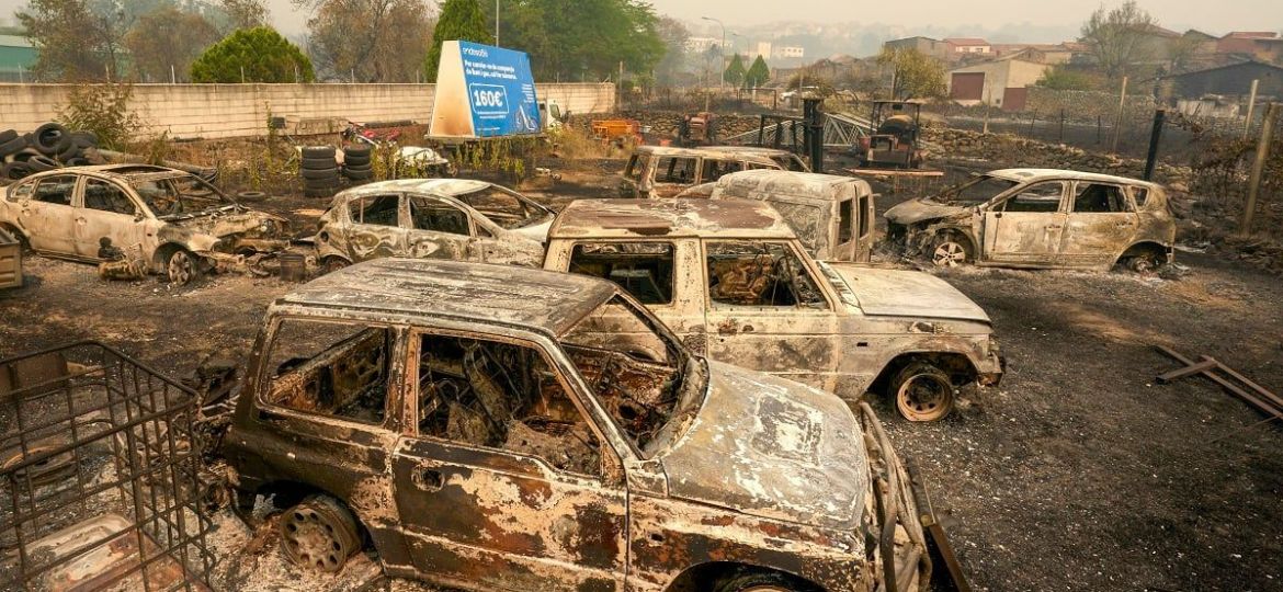 Ola-de-calor-complica-combate-a-incendios-en-Espana-miles-evacuados-y-decenas-de-miles-de-hectareas-afectadas