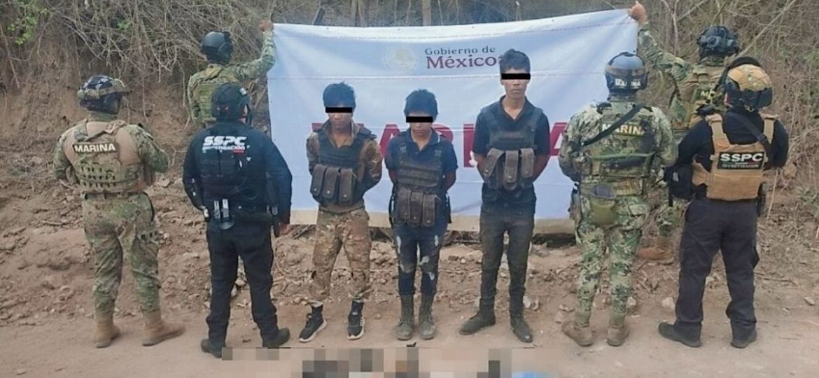 Operativo-de-la-Semar-en-Concordia-y-Mazatlan-tres-detenidos-—-dos-menores-—-y-aseguramiento-de-explosivos